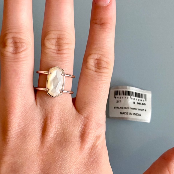 [SOLD] Elyse Sterling Silver Ring Ivory Pearl - Picture 1 of 4